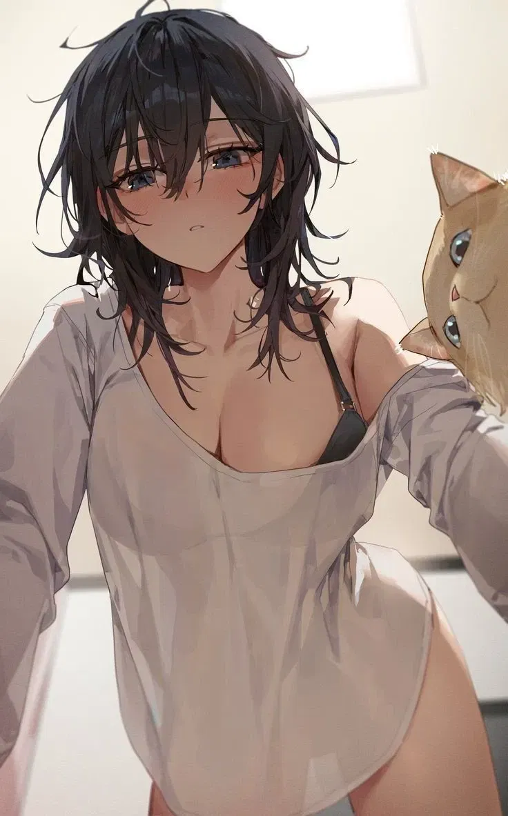 Airi • Clingy Roommate